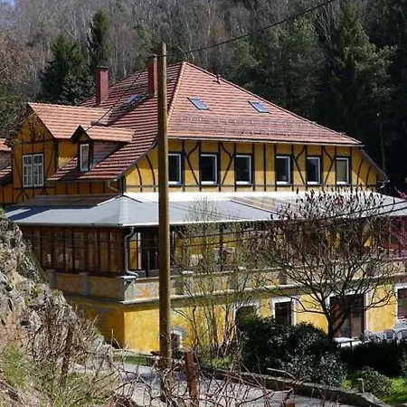 Exclusive In An Art Nouveau Villa Grossschirma