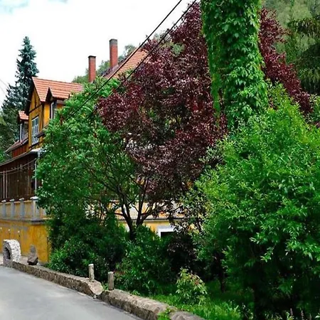 Rotschoenberg Im Tal Der Freiberger Mulde