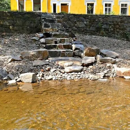 Rotschoenberg Im Tal Der Freiberger Mulde * Grossschirma