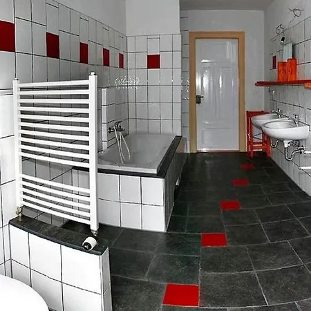 Rotschoenberg Im Tal Der Freiberger Mulde * Grossschirma