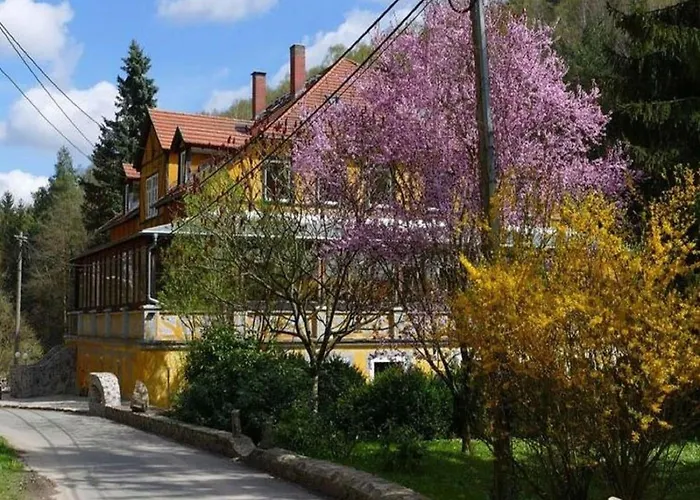 Villa Rotschoenberg Im Tal Der Freiberger Mulde Grossschirma