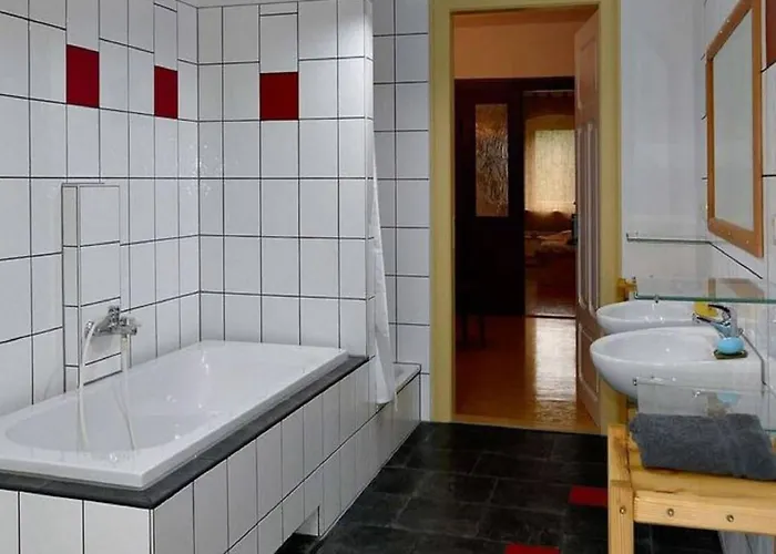 Rotschoenberg Im Tal Der Freiberger Mulde Großschirma