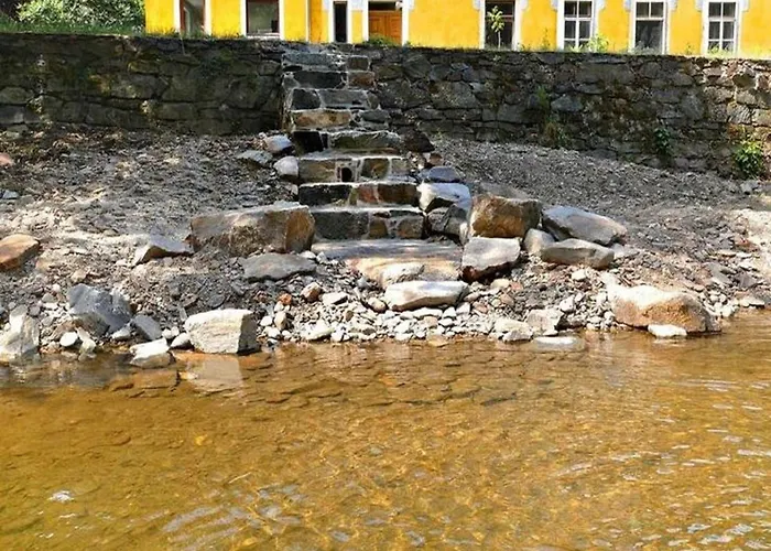 Rotschoenberg Im Tal Der Freiberger Mulde * Grossschirma