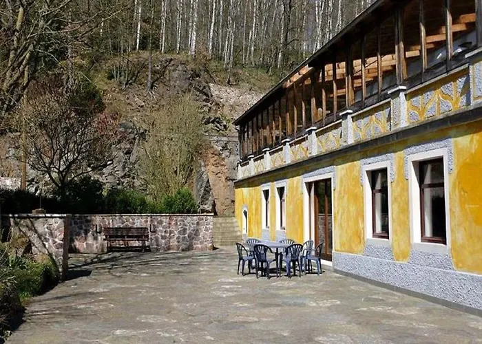 Rotschoenberg Im Tal Der Freiberger Mulde