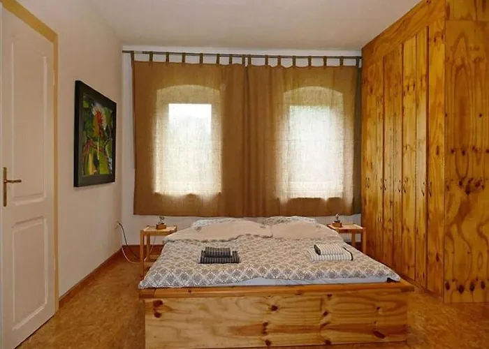 Villa Rotschoenberg Im Tal Der Freiberger Mulde *