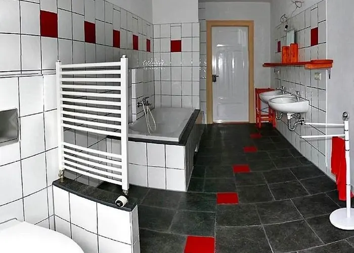 Rotschoenberg Im Tal Der Freiberger Mulde * Großschirma