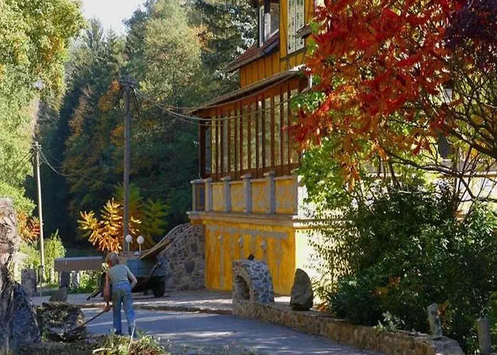 Villa Rotschoenberg Im Tal Der Freiberger Mulde
